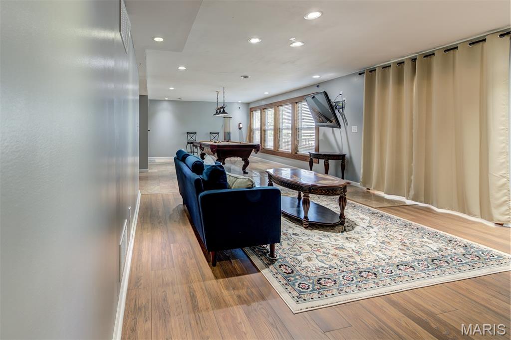 Estates/Tenbrook Manor 02 - Residential