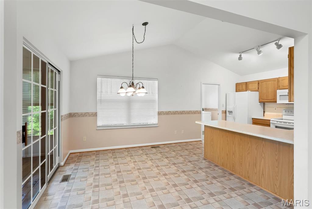 New England Village 6A - Residential