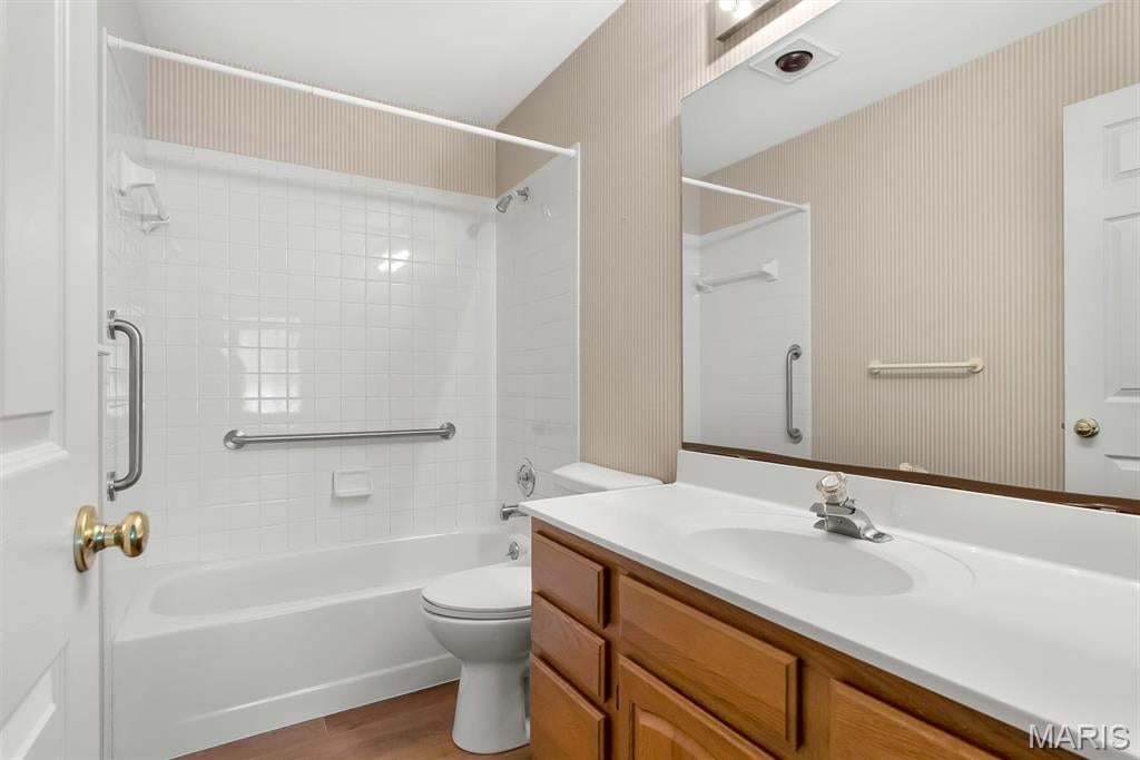 New England Village 6A - Residential