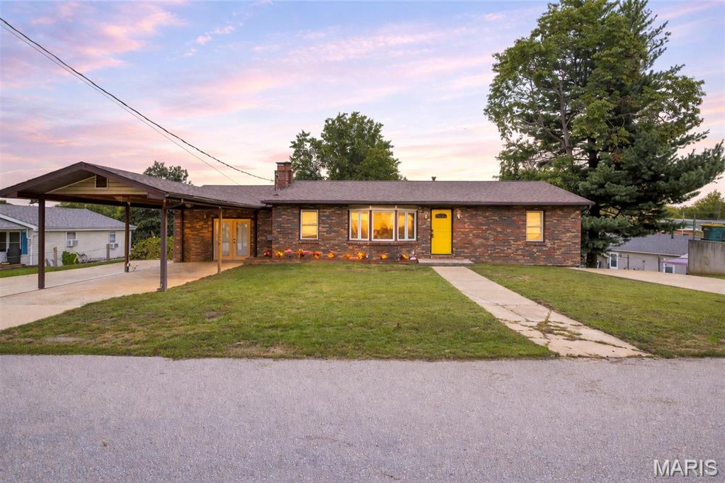 Welcome to 305 E 3rd St in Pevely, MO! This 3 bedroom, 2 bathroom home offers a great combination of space, functionality, and convenience. Inside, you’ll find inviting living areas, a practical kitchen layout, and a finished basement that adds valuable extra space for a family room, recreation area, or home office. The property also features a nice yard and is located close to shopping, dining, schools, and commuter routes. Don’t miss your chance to make this Pevely property your next home!