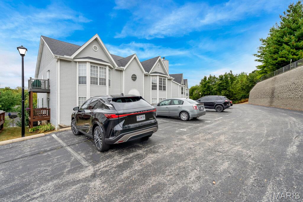 Spring Hill Farm Condo 30th - Residential