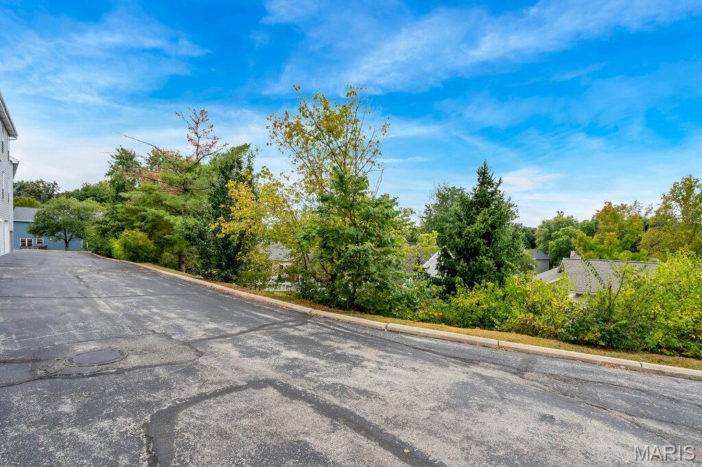 Spring Hill Farm Condo 30th - Residential