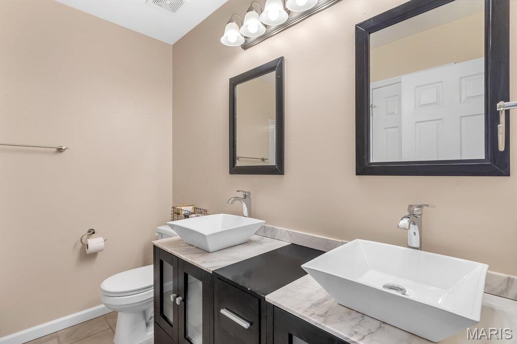 Spring Hill Farm Condo 30th - Residential