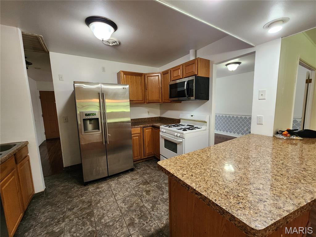 Chatelaine 3 - Residential Lease