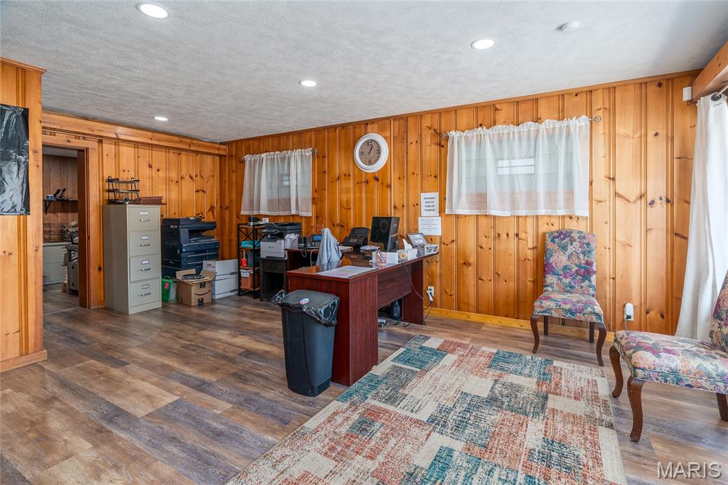 none - Commercial Sale