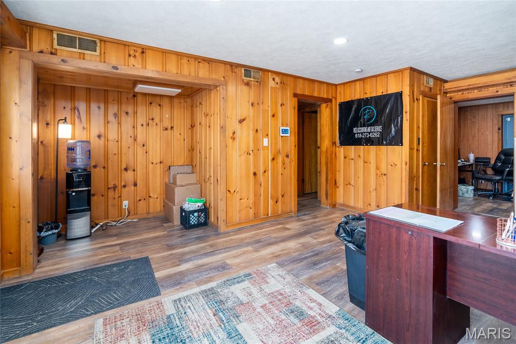 none - Commercial Sale