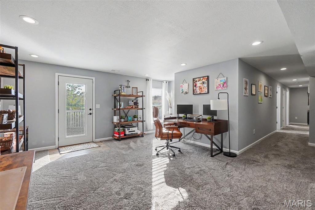 Columbia Lakes Iv - Residential