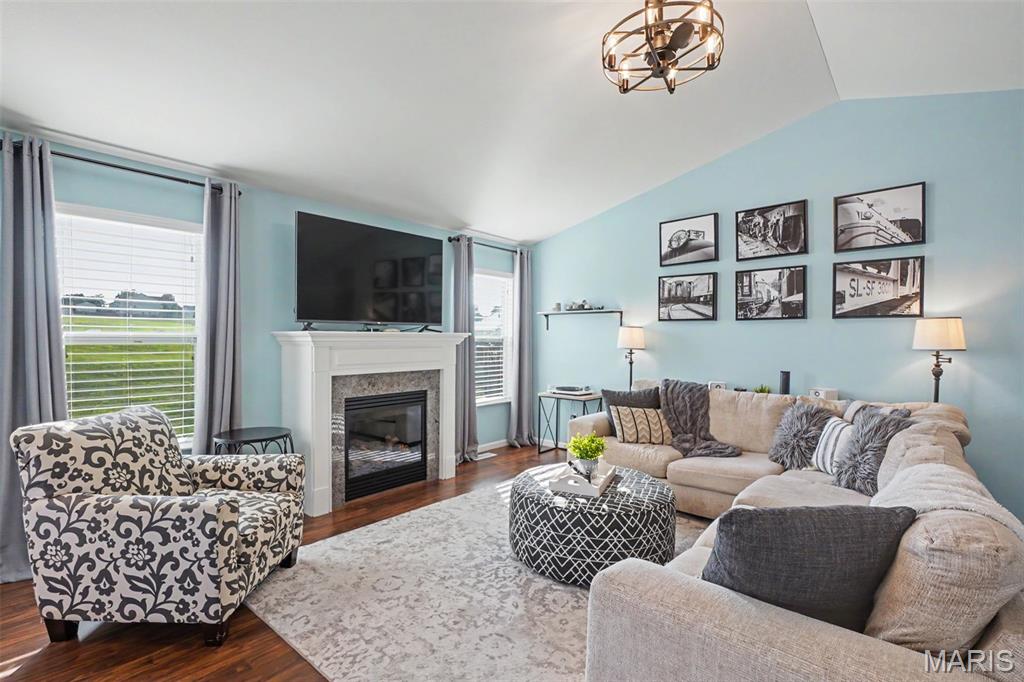 Columbia Lakes Iv - Residential