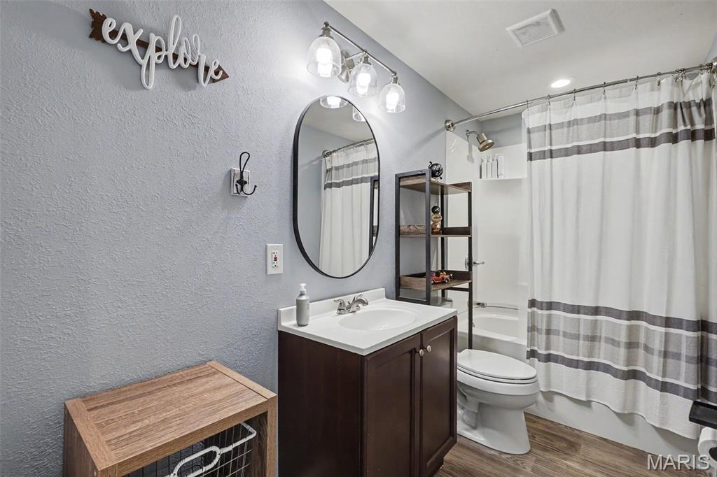 Columbia Lakes Iv - Residential