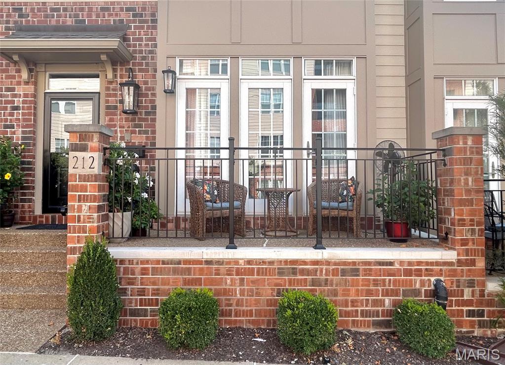 Townhouses At Station Plaza Condo - Residential