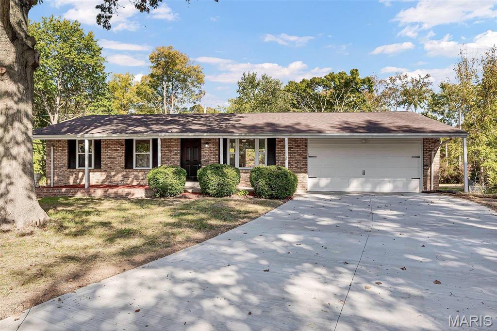 HONEY, STOP THE CAR! Unbelievable List of Updates-Quartz Kitchen Countertops, White Shaker Cabinetry, Stainless Steel Appliances, Sink & Deluxe Faucet Set, Updated Lighting throughout, Luxury Vinyl Plank throughout, Opened up Great Room to Kitchen, 5” White Base Trim, Classy Black Hardware. Nearly 1,800 sq ft Total Living Area. Over-sized Newer Concrete Driveway, Fresh Landscaping, Deck and Small Storage Shed .SO MUCH TO SEE..Top to Bottom and Left to Right and Inside and Out. Finished W/O Lower Level w 4th Sleeping Room + Recreation room. Resting Peacefully on a Huge Nearly 1/2 Acre level quiet culdesac lot backing to trees & fenced. Peace & Quiet. $2000 Sec Deposit. Pets Considered! Hot Location setting near Page Ext/364, Family Arena, Katy Trail, Streets Of St Charles, Chicken & Pickle Indoor Pickleball, Schools, Parks and Shopping all Very Close. Good Rental References a Must. Available 10/4/2026.