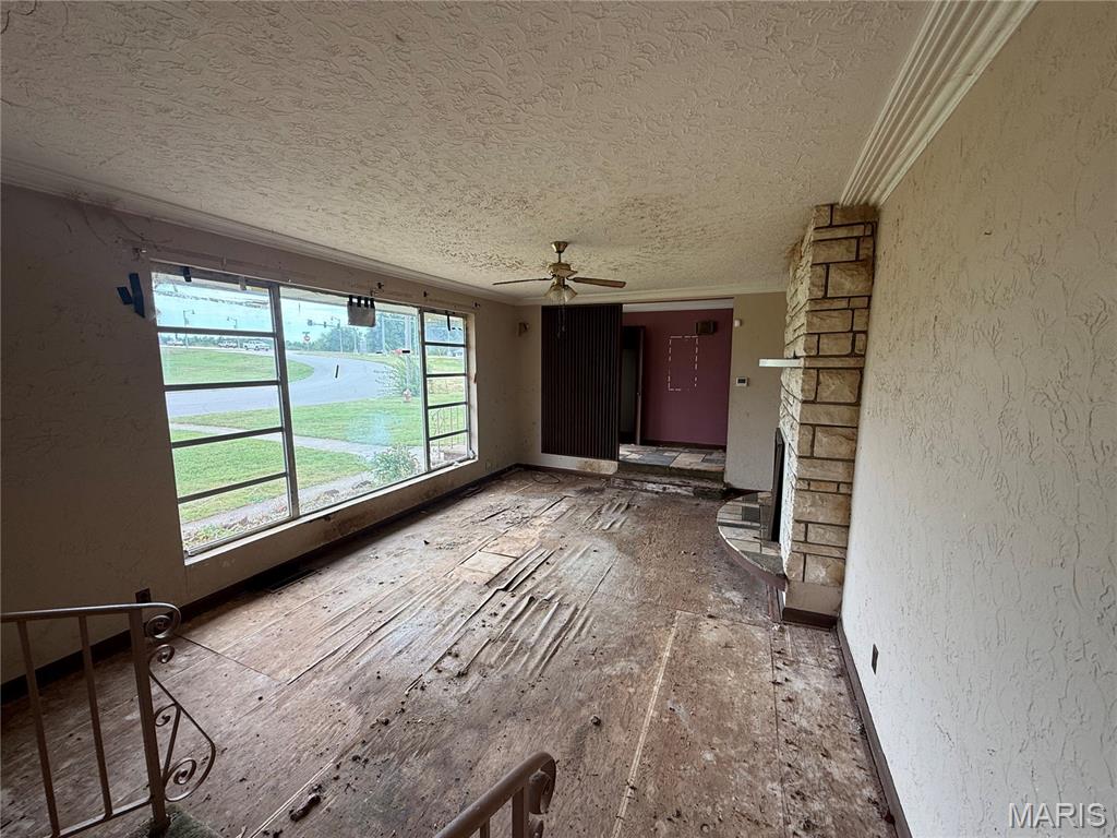 MEADOWLAWN - Residential