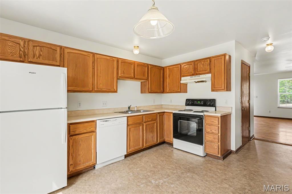Oakview Villas & Arlington Condos - Residential