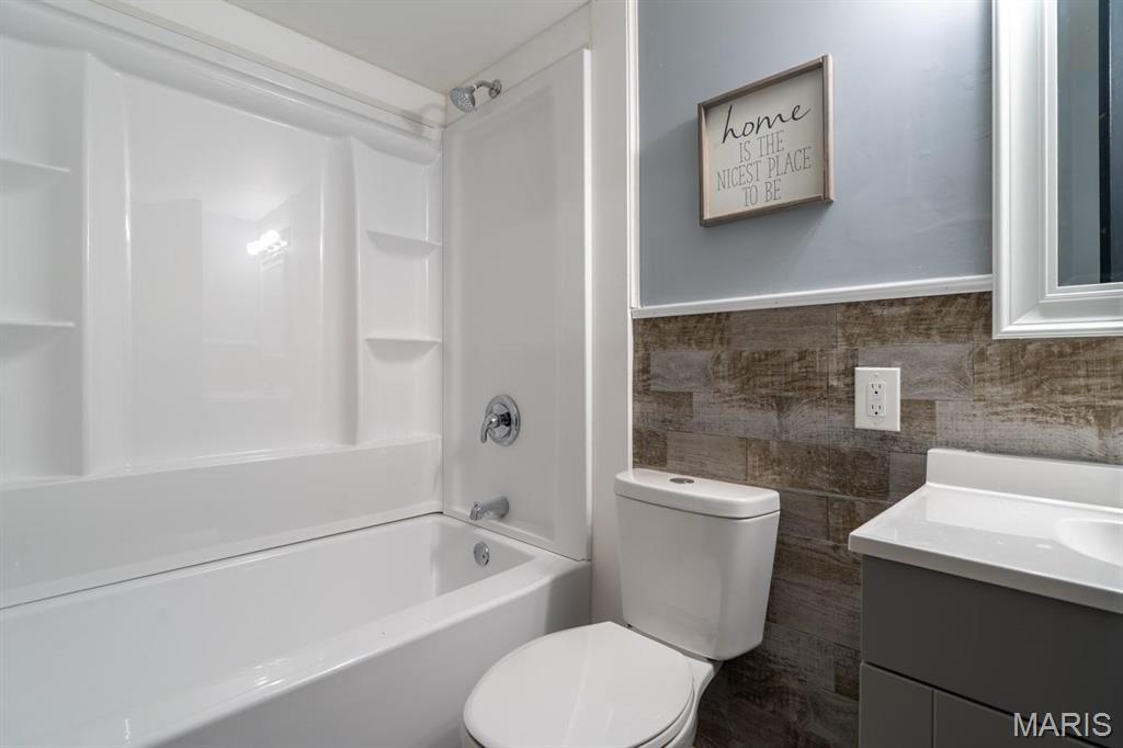 MIRACLE MANOR ADD 2 LOT 41 160X122 IRR PB 23 PG 21 - Residential