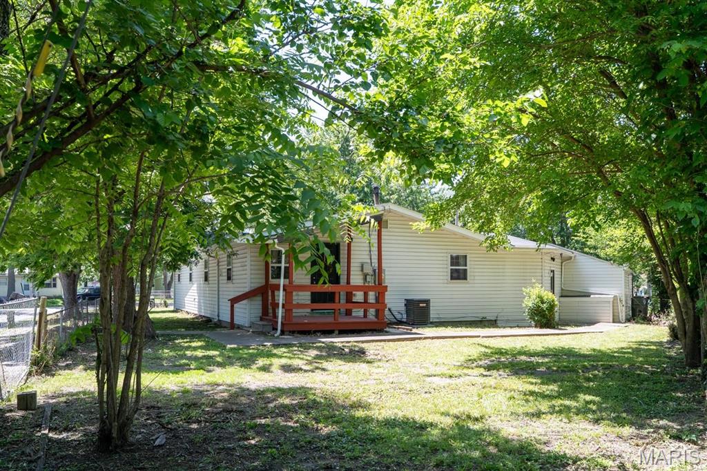 MIRACLE MANOR ADD 2 LOT 41 160X122 IRR PB 23 PG 21 - Residential