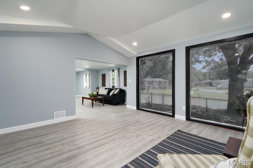 MIRACLE MANOR ADD 2 LOT 41 160X122 IRR PB 23 PG 21 - Residential