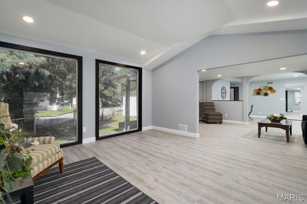 MIRACLE MANOR ADD 2 LOT 41 160X122 IRR PB 23 PG 21 - Residential