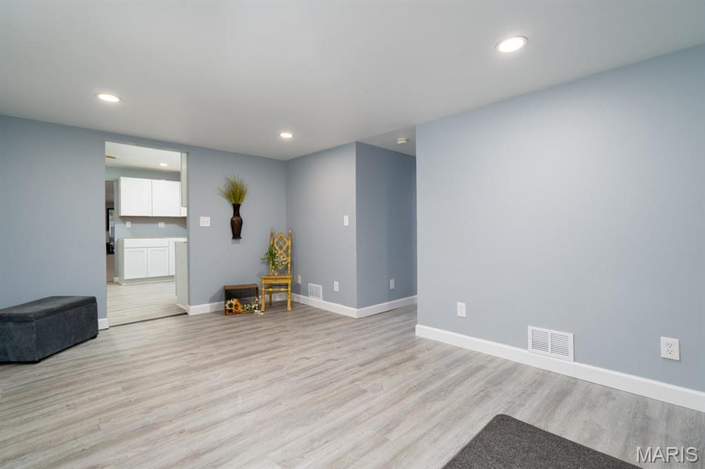 MIRACLE MANOR ADD 2 LOT 41 160X122 IRR PB 23 PG 21 - Residential