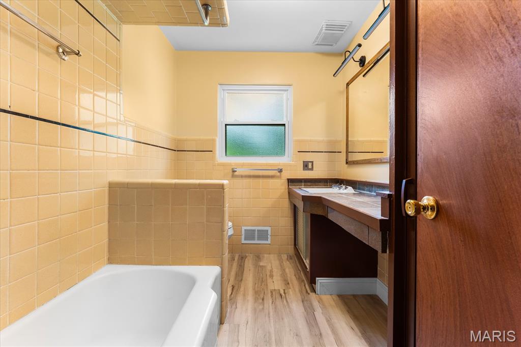 Chenot Place 1st Add - Residential
