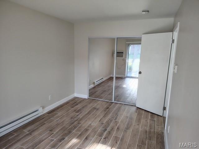Hazelcrest Iii Condo - Residential