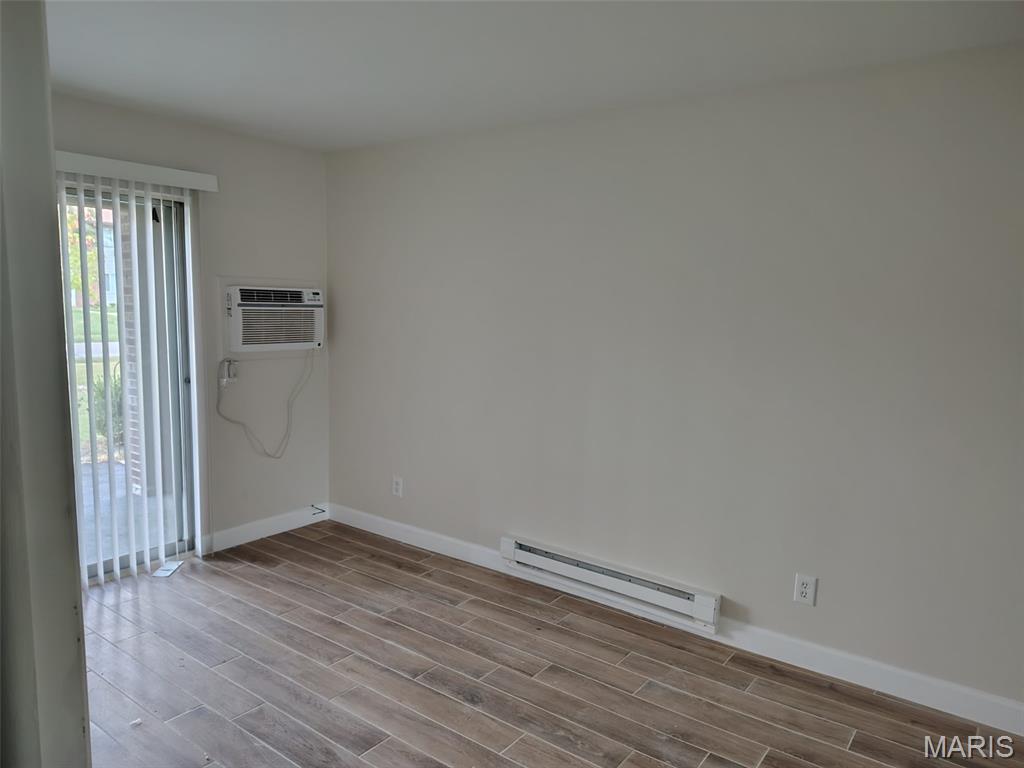 Hazelcrest Iii Condo - Residential
