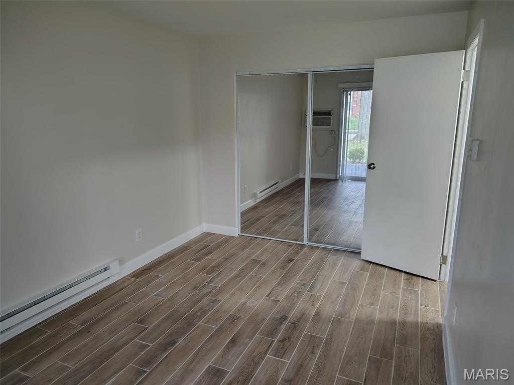 Hazelcrest Iii Condo - Residential