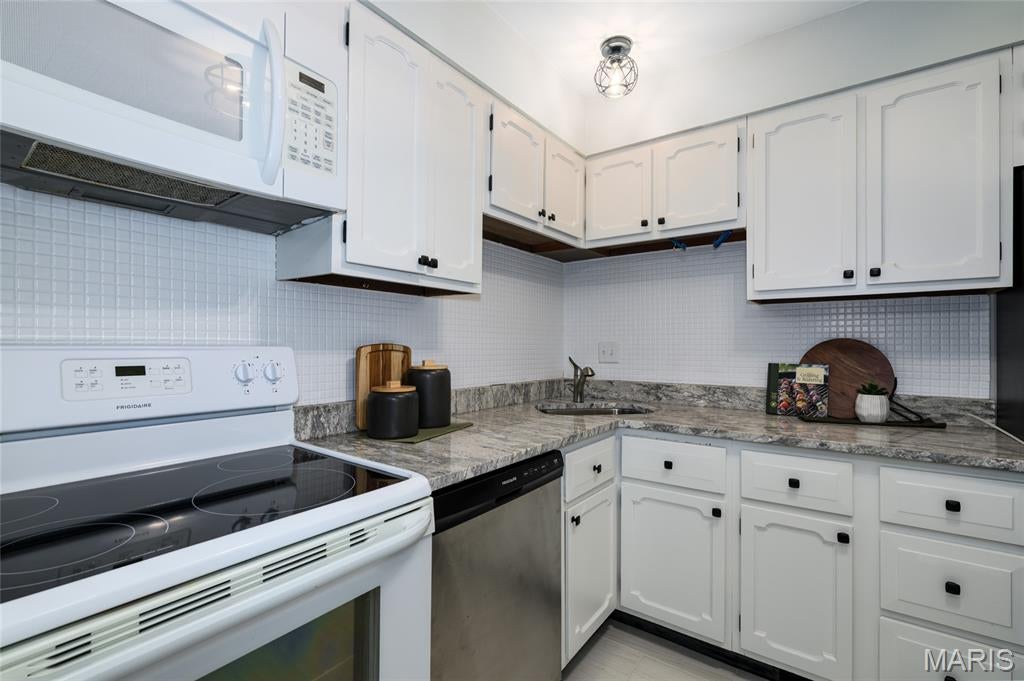 Sakura Gardens Condo - Residential