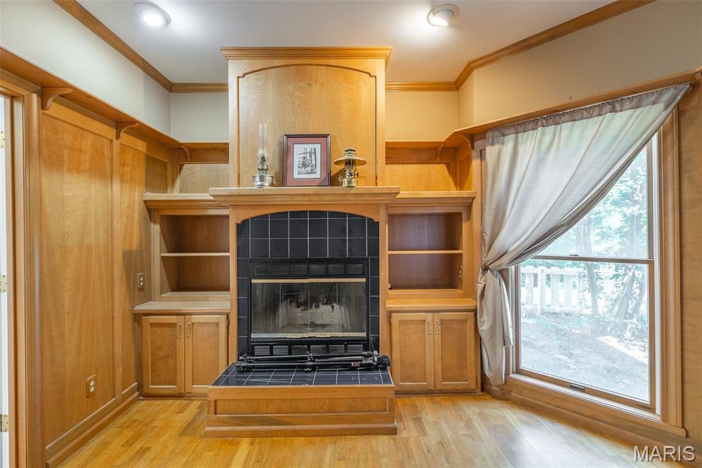 Crestwood Manor - Residential