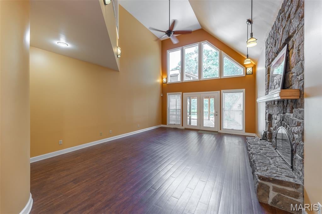 Crestwood Manor - Residential
