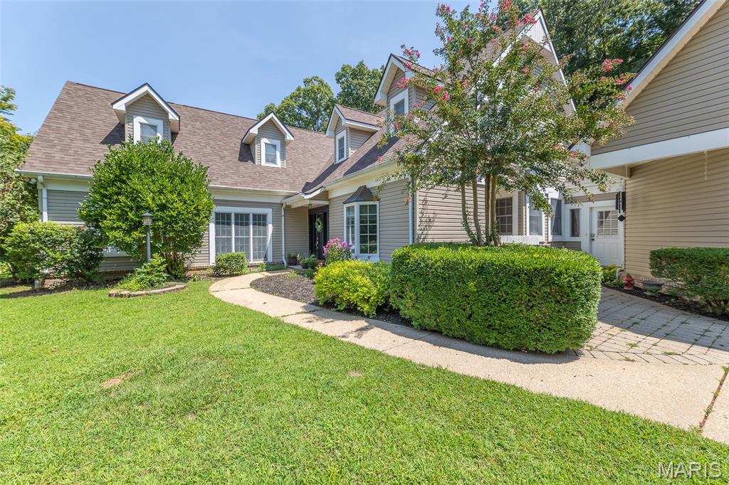 Crestwood Manor - Residential