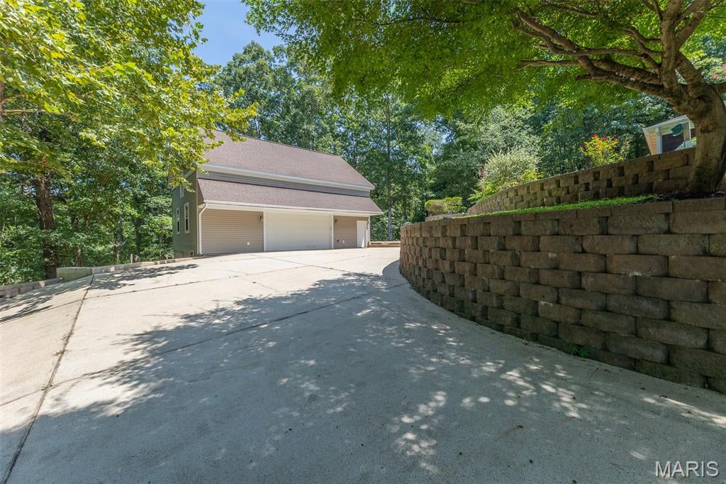 Crestwood Manor - Residential