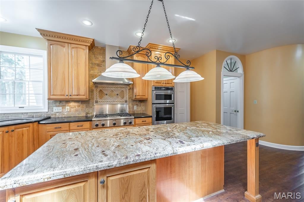 Crestwood Manor - Residential