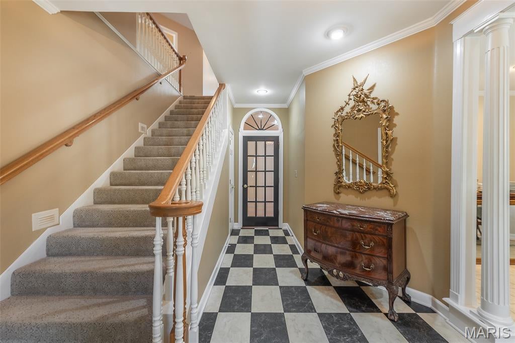 Crestwood Manor - Residential