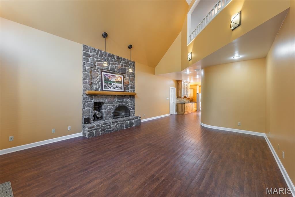 Crestwood Manor - Residential