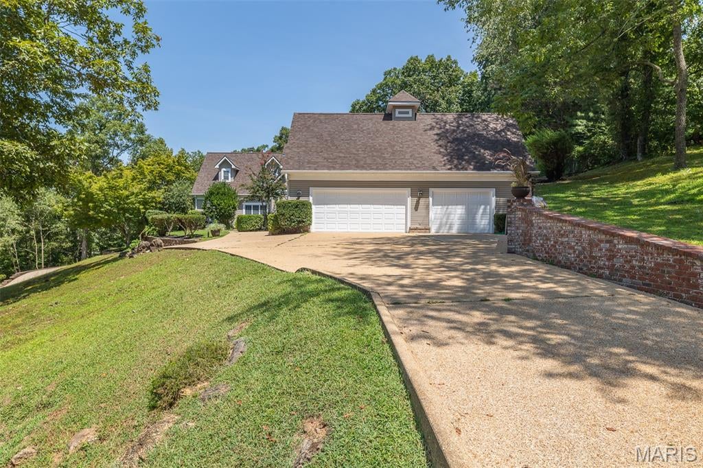 Crestwood Manor - Residential