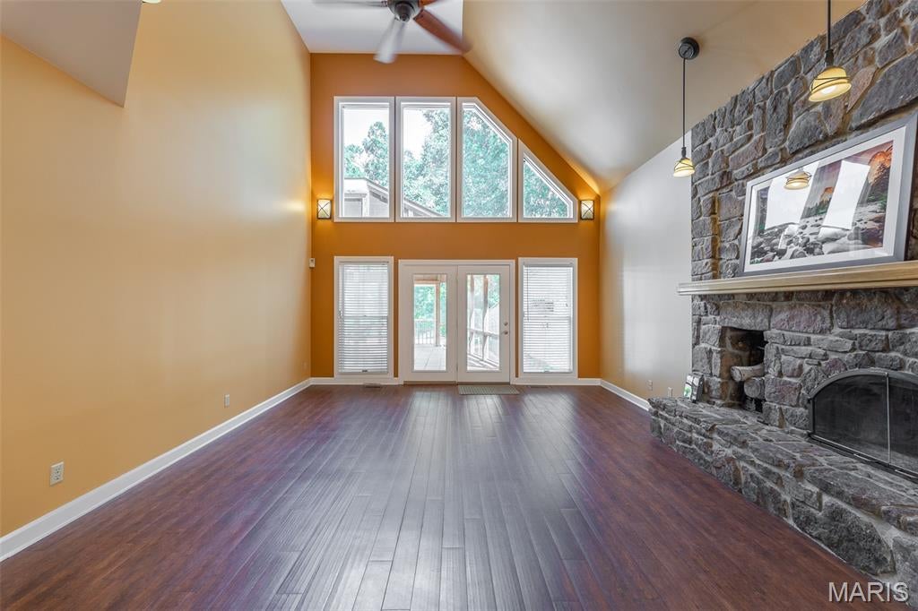 Crestwood Manor - Residential