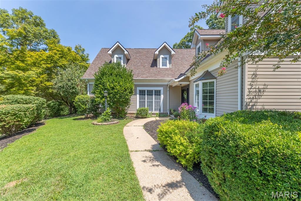 Crestwood Manor - Residential