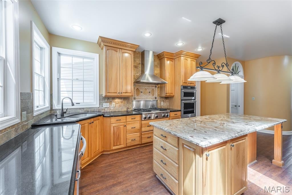 Crestwood Manor - Residential