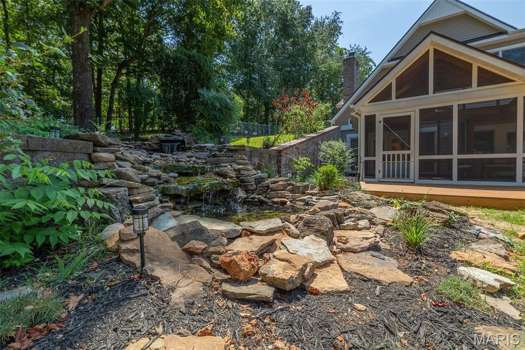 Crestwood Manor - Residential
