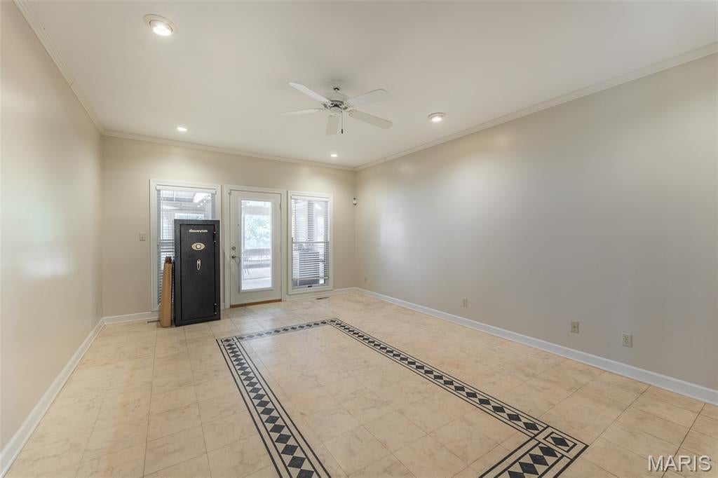 Crestwood Manor - Residential