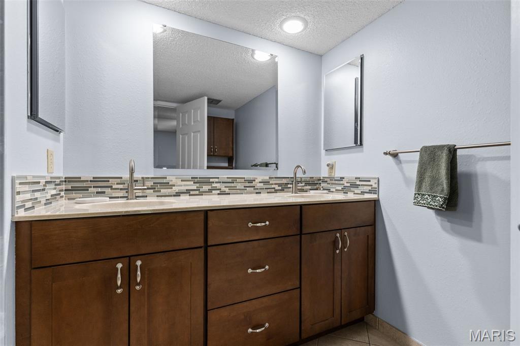 Briar Hill Farm Ii Condo - Residential