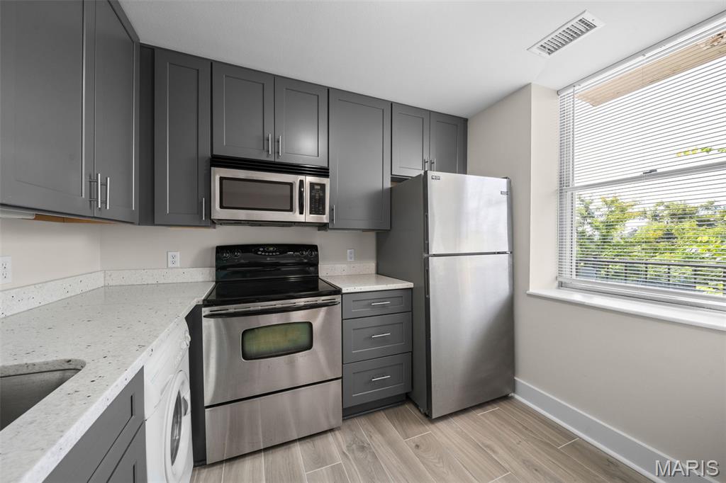 Pershing Ave Condo - Residential