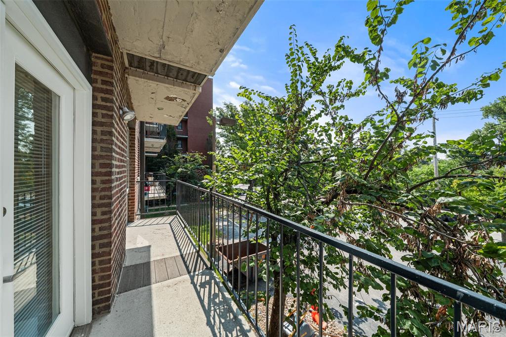 Pershing Ave Condo - Residential