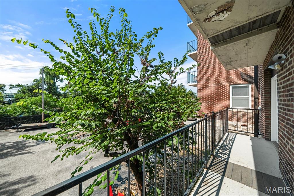 Pershing Ave Condo - Residential