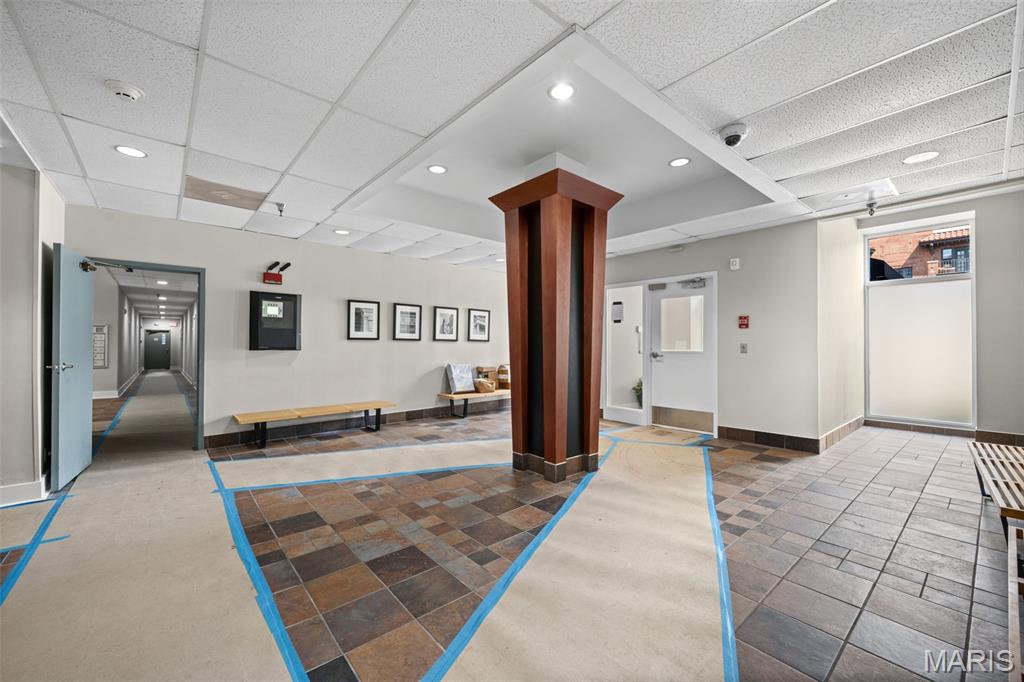 Pershing Ave Condo - Residential