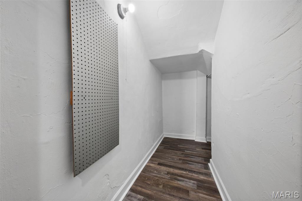 Pershing Ave Condo - Residential