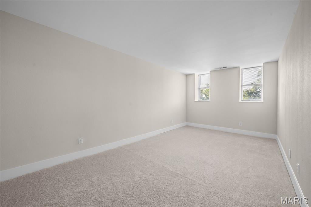 Pershing Ave Condo - Residential