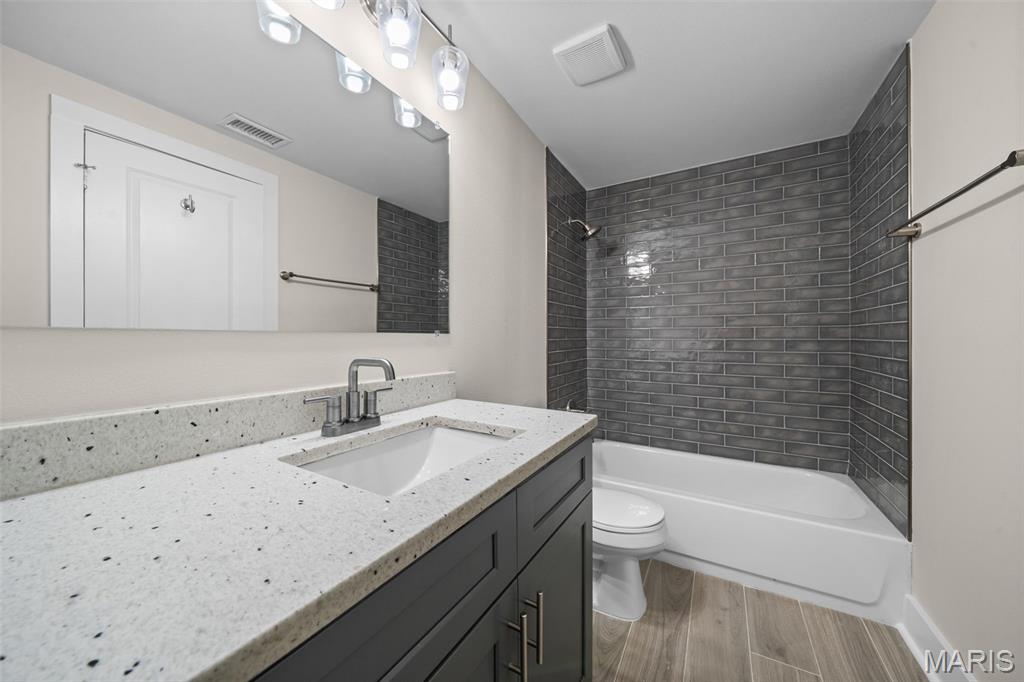 Pershing Ave Condo - Residential