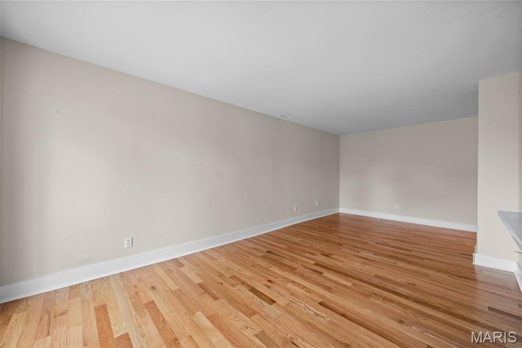 Pershing Ave Condo - Residential