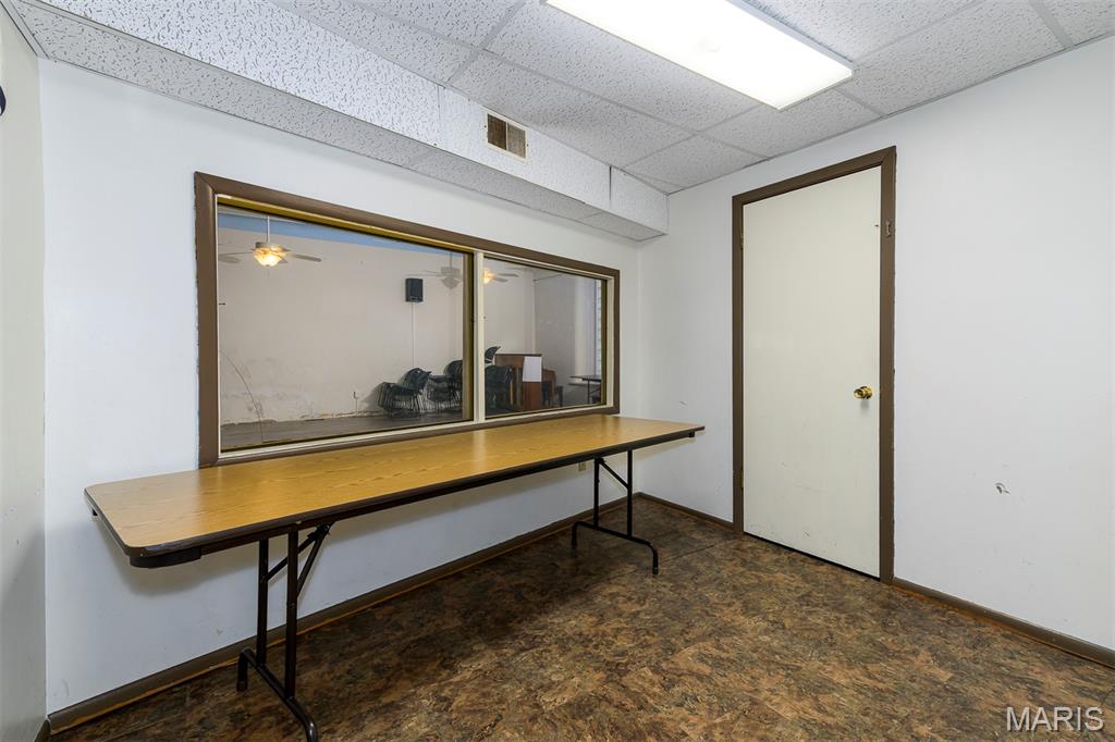 Belz - Commercial Sale